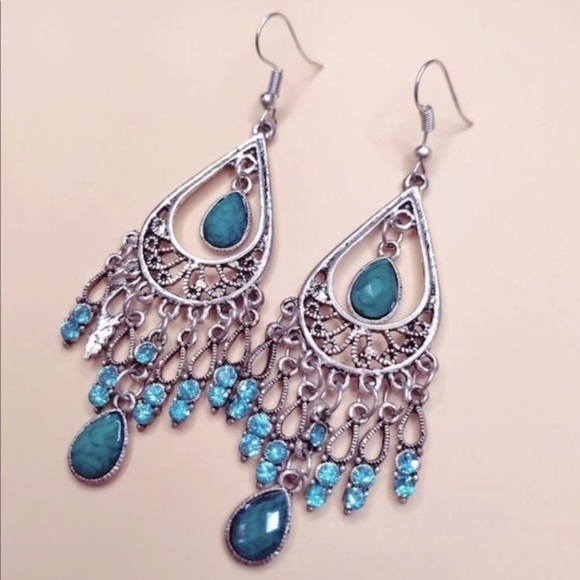 Boho Vintage Inspired Silver Tone Faux Turquoise Chandelier Drop Earrings - Picture 6 of 7